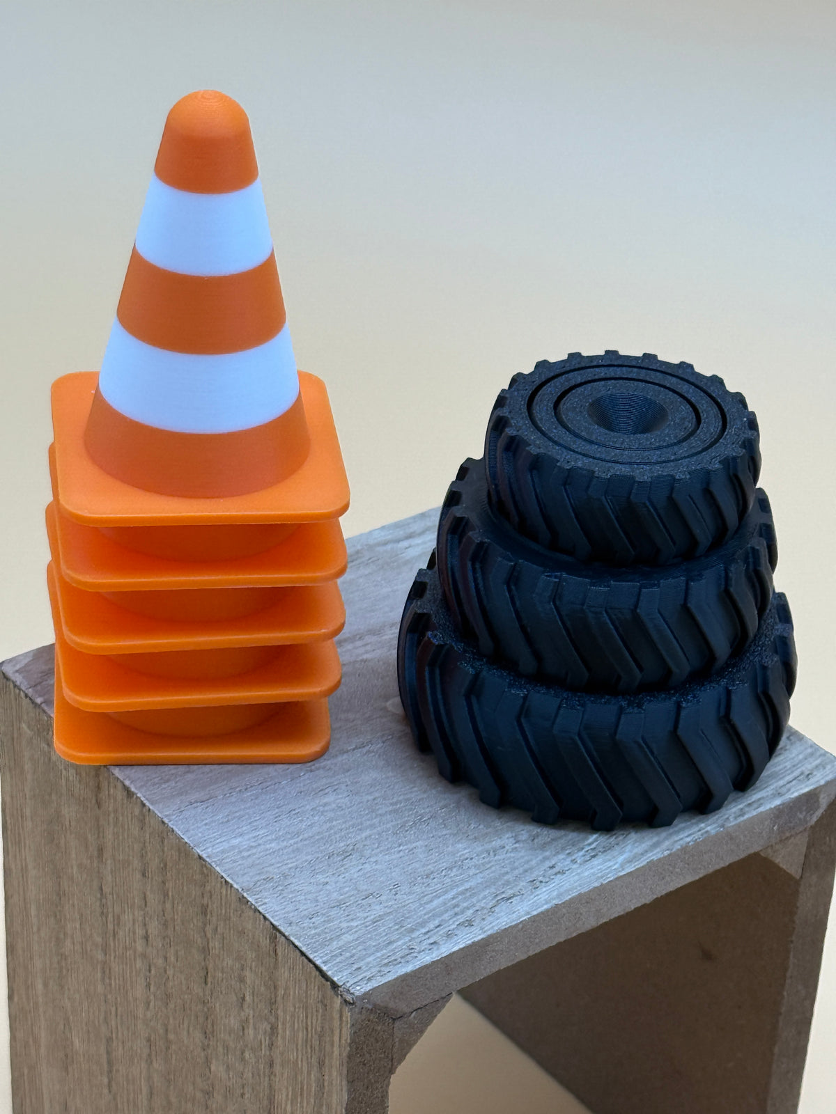 Set of 3D-Printed Tire Fidget Spinners & Traffic Cones (5 cones, 3 tires)